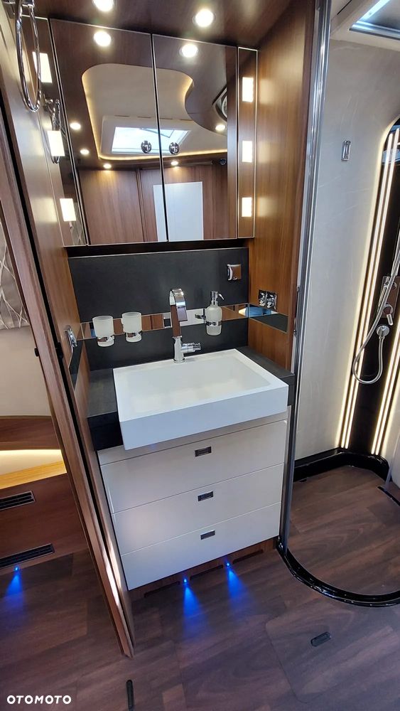 Carthago Chic E-Line I 64XL QB Silverline - 17