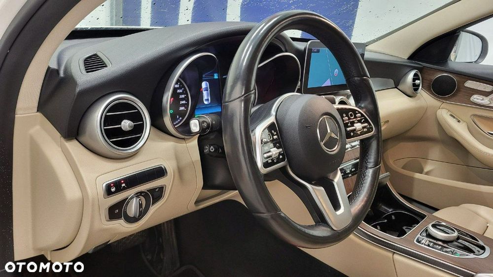Mercedes-Benz Klasa C 200 4MATIC 9G-TRONIC - 12