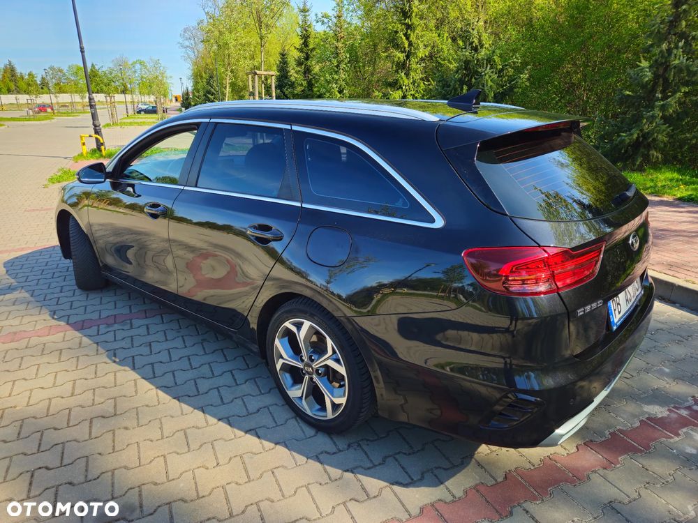 Kia Ceed 1.6 CRDi GT Line - 4