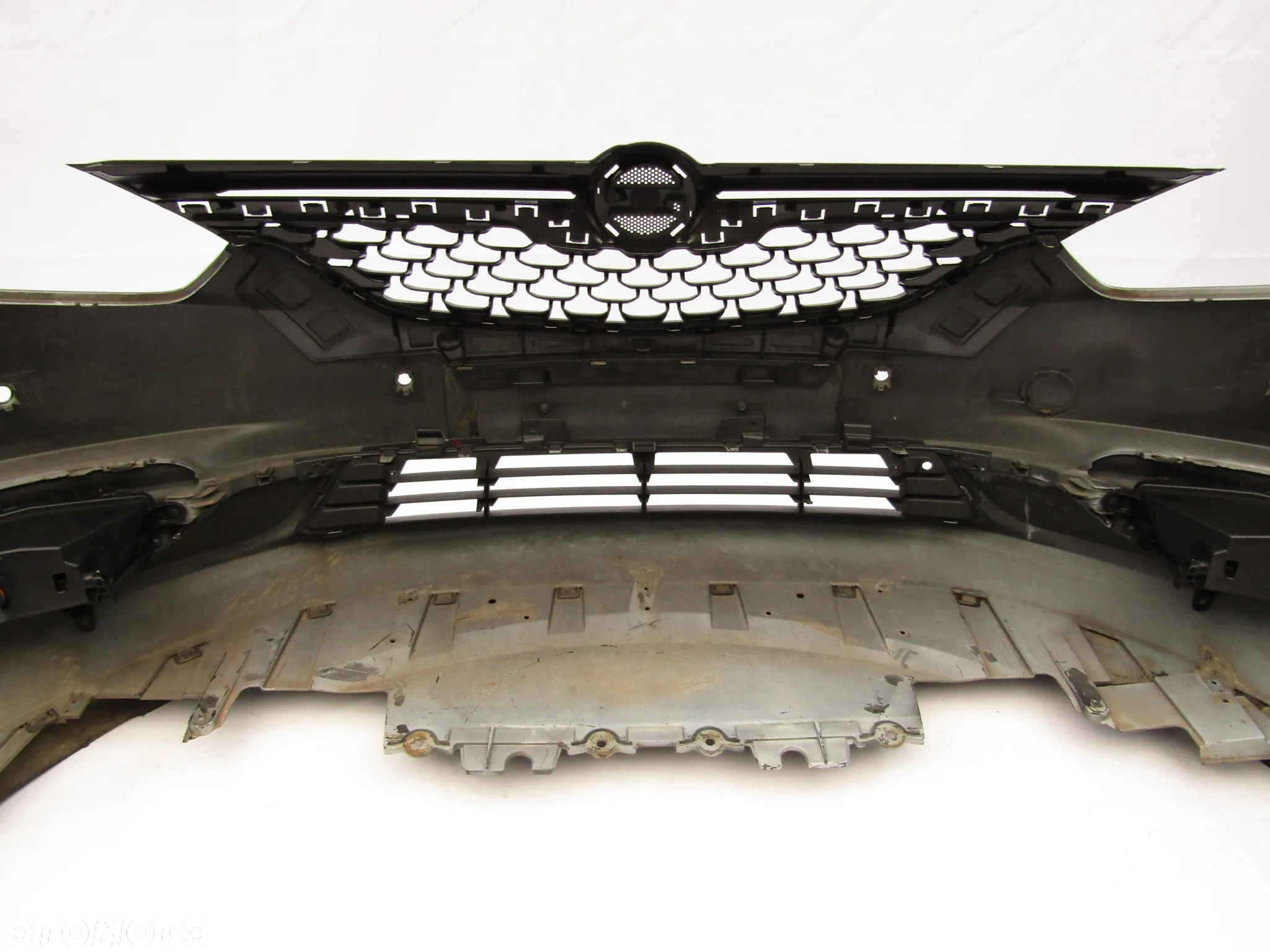 Zderzak przedni Opel Zafira C FL 16 - 19  Pdc-4  + Atrapa Kod lakieru 10B - 19