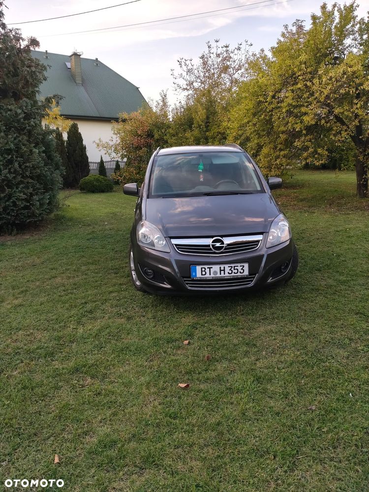 Opel Zafira 2012 photo 2