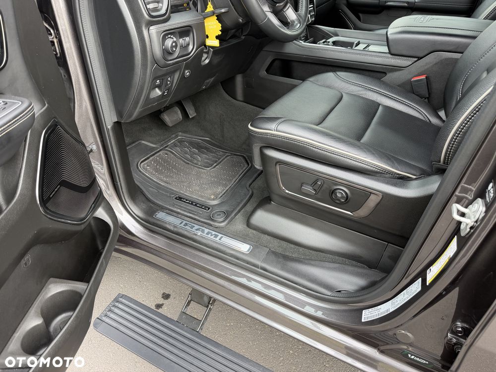 Dodge RAM - 4