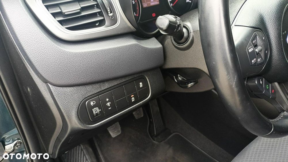Kia Carens 1.7 CRDi L 7os - 19