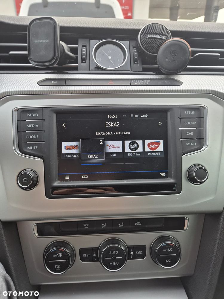 Volkswagen Passat 2.0 TDI (BlueMotion Technology) Highline - 8