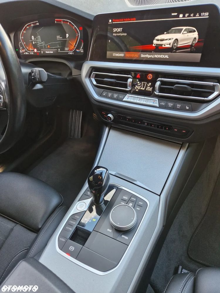 BMW Seria 3 318d mHEV - 12