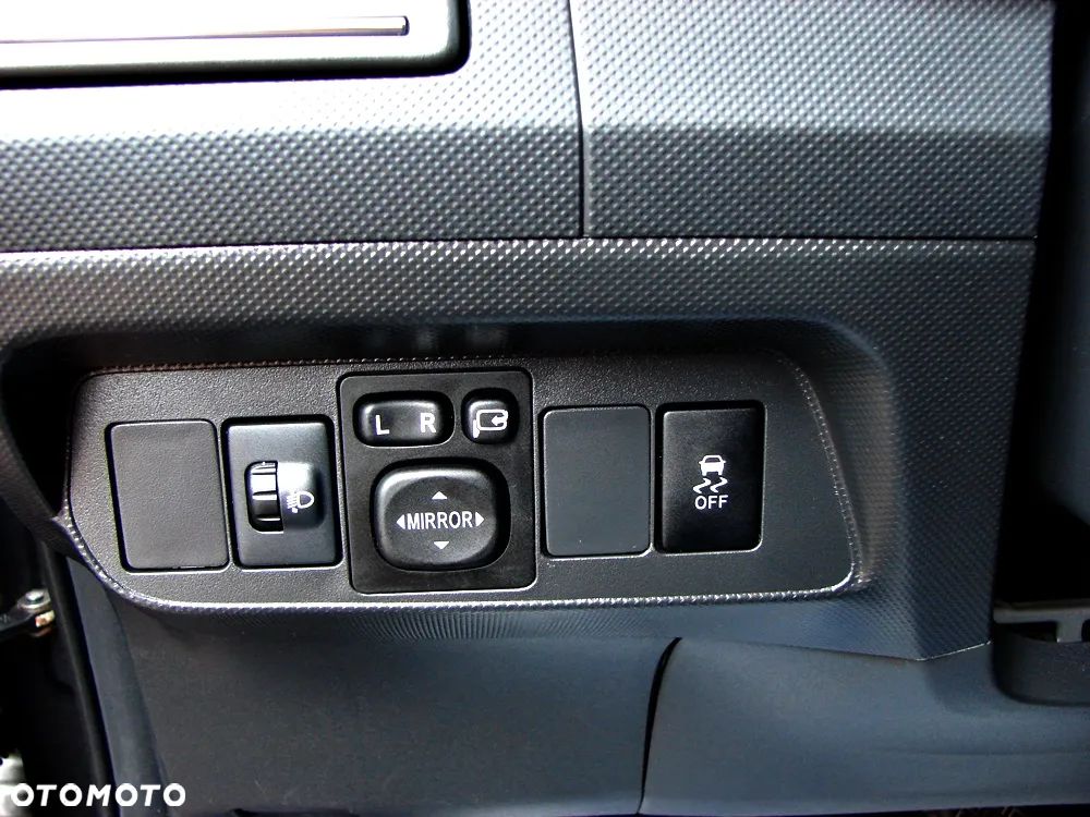 Toyota Auris 1.6 Premium Comfort - 29