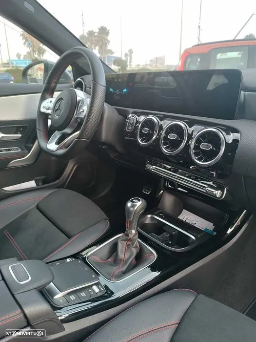 Mercedes-Benz A 200 Limousine AMG Line - 6