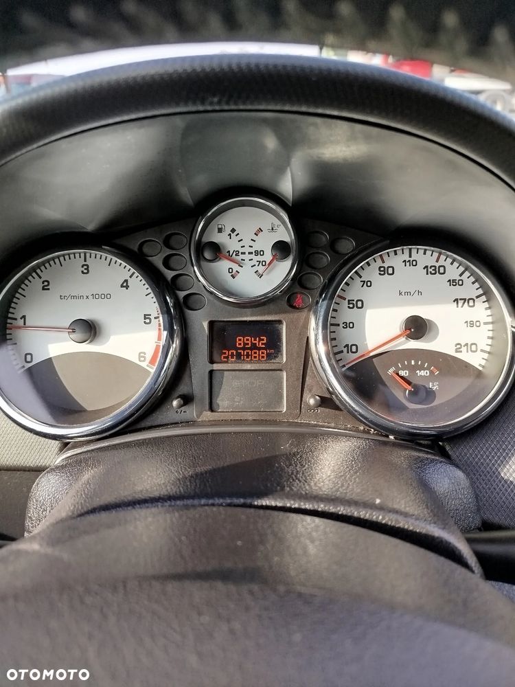 Peugeot 207 - 6