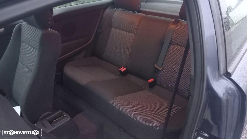 Opel Astra GTC 1.7 CDTi - 4