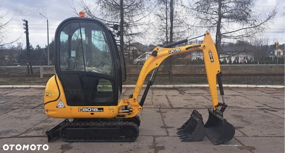 JCB 8018 - 3