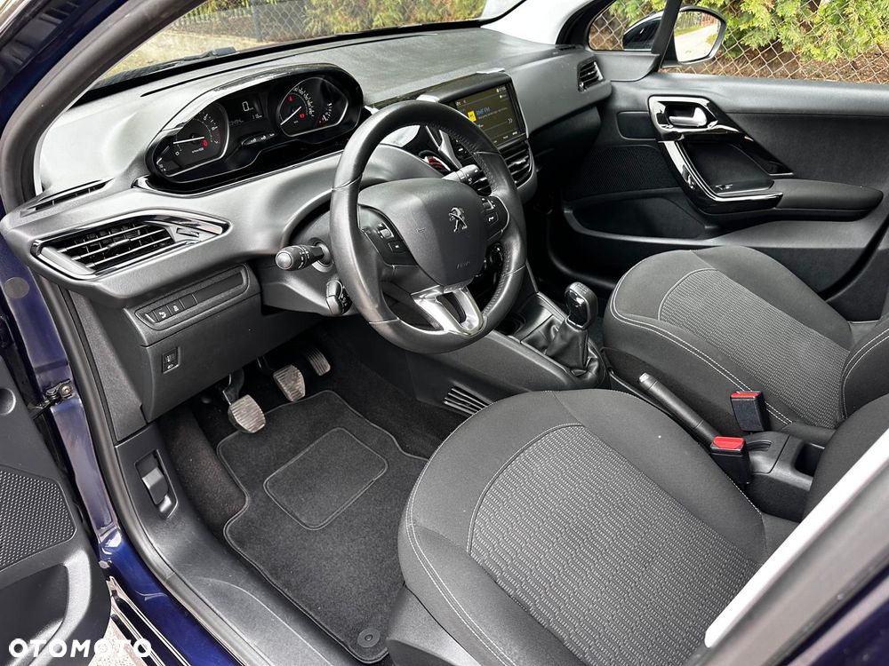 Peugeot 208 - 20