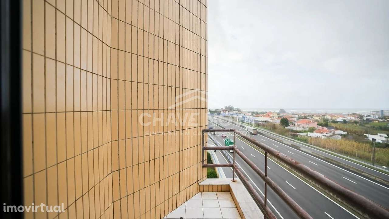 T2 c/ Varanda e Lugar de Garagem em Gulpilhares, Vila Nova de Gaia - Grande imagem: 3/22