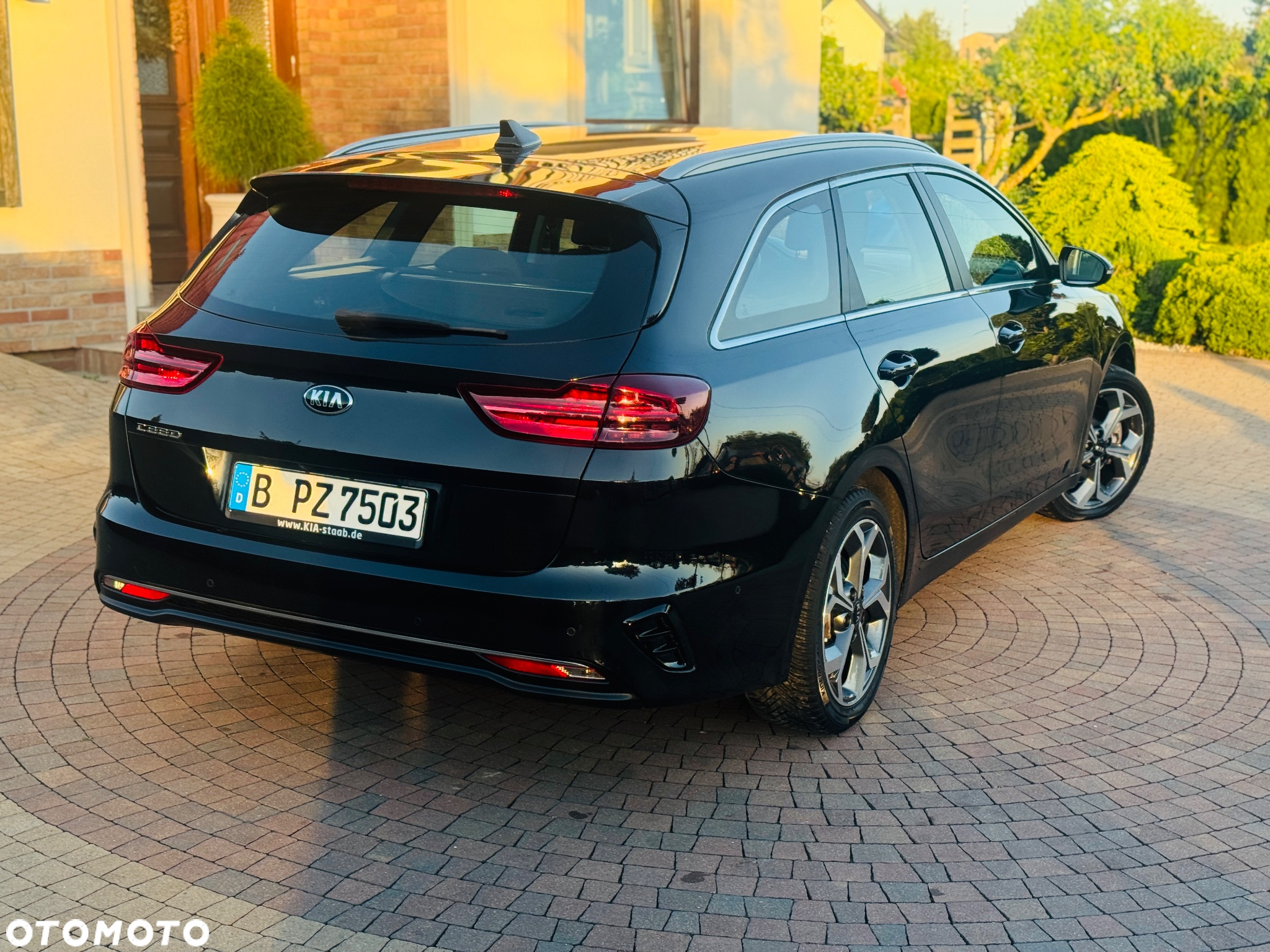 Kia Ceed SW 1.6 CRDi DCT Platinum Edition - 2