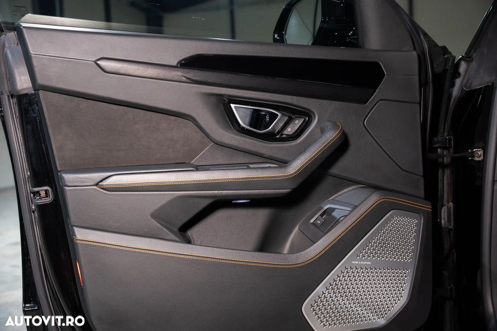 Lamborghini URUS - 40