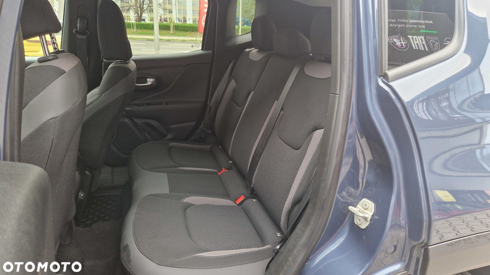 Jeep Renegade - 13