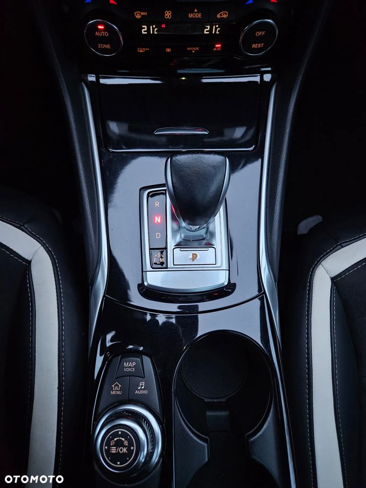 Infiniti Q30 2.2d DCT Sport - 31