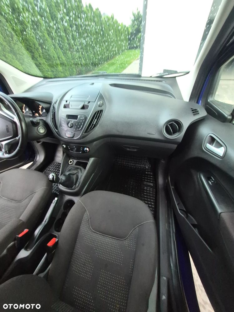 Ford Transit Courier - 9