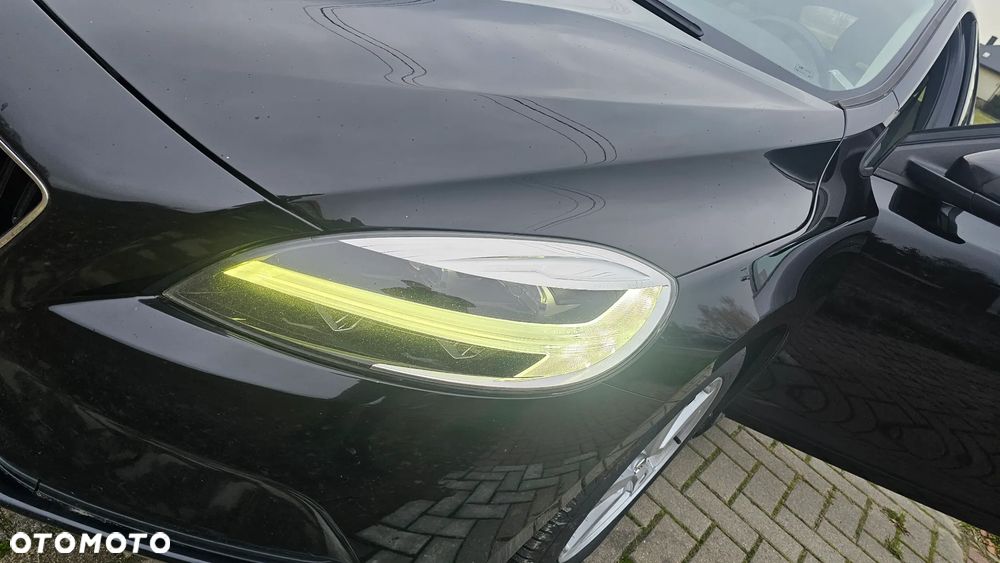 Volvo V40 D2 Momentum - 16