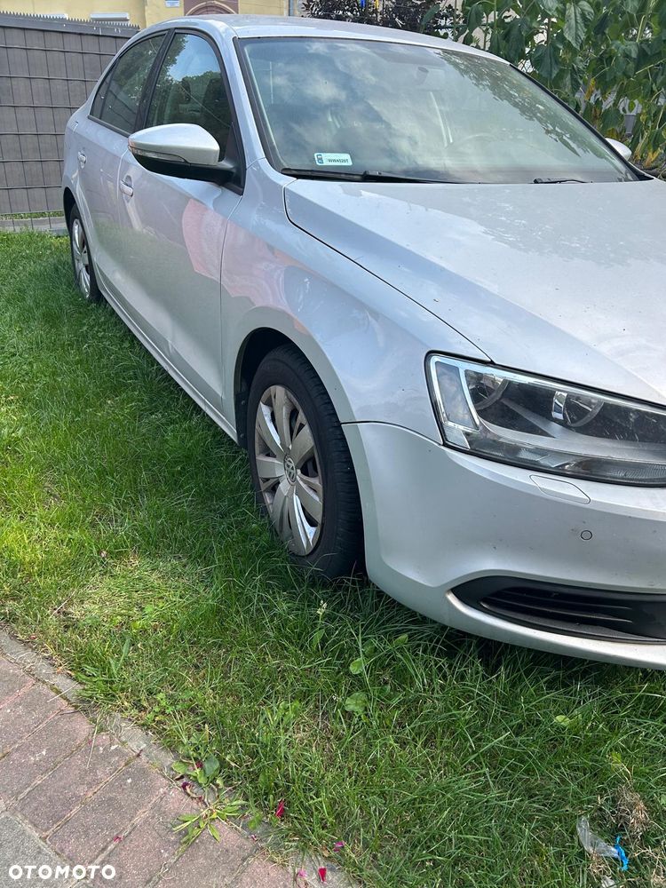 Volkswagen Jetta 1.2 TSI Trendline - 4