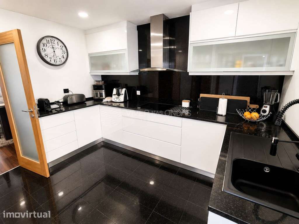 Moradia Moderna Renovada e Sofisticada em Matosinhos. - Grande imagem: 3/23