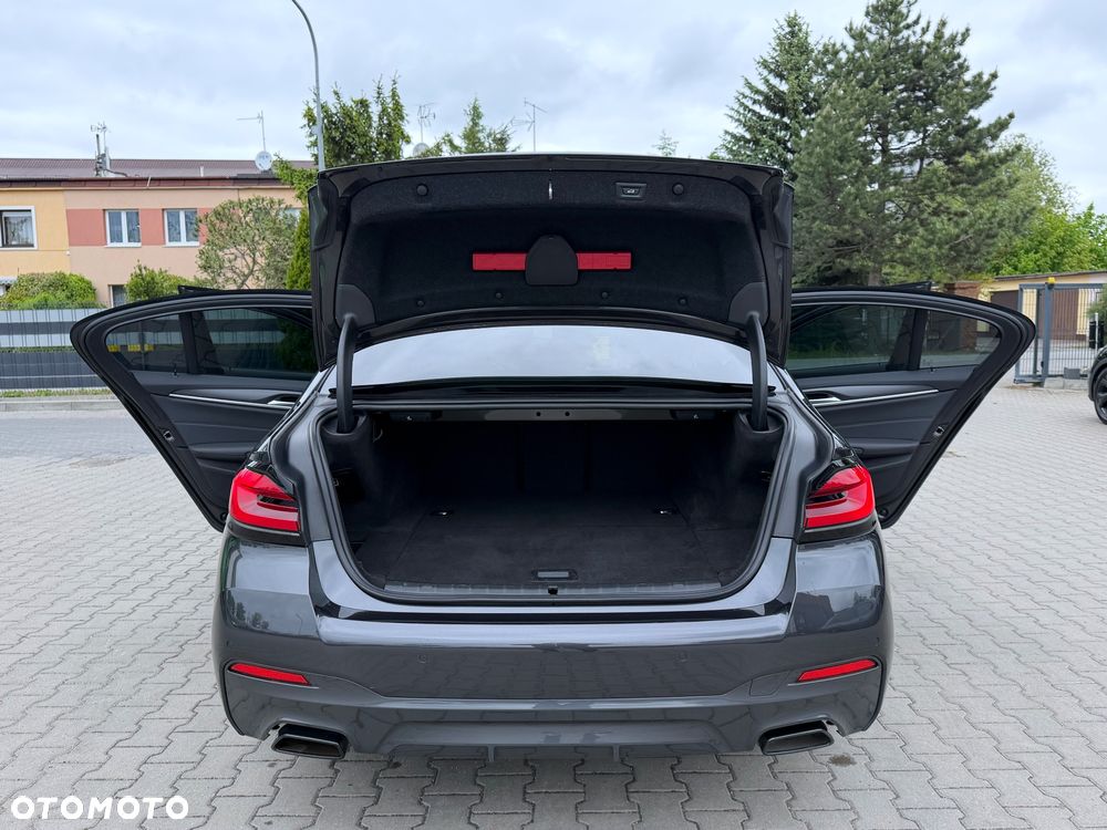 BMW Seria 5 530e M Sport sport - 13