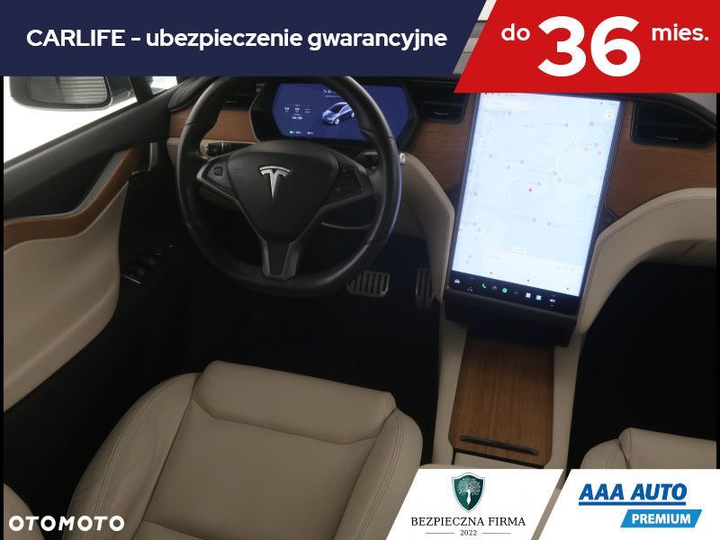 Tesla Model X - 8