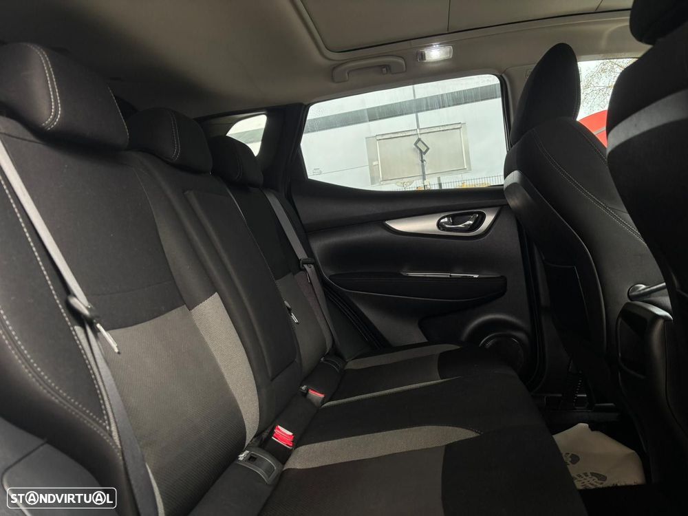 Nissan Qashqai 1.5 dCi N-Connecta - 29