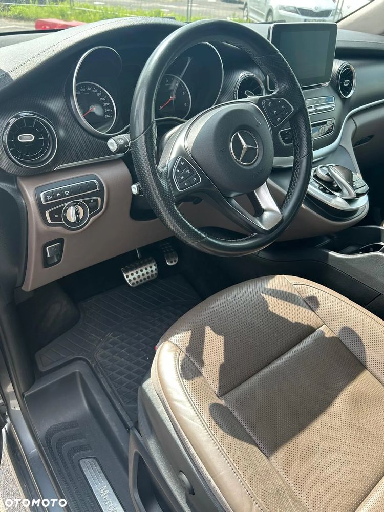 Mercedes-Benz Klasa V 300 d Exclusive 9G-Tronic (d³ugi) - 36