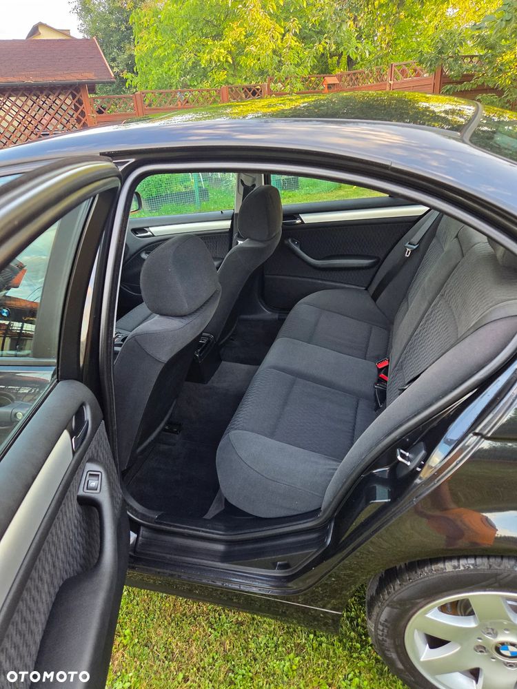BMW Seria 3 318i - 12