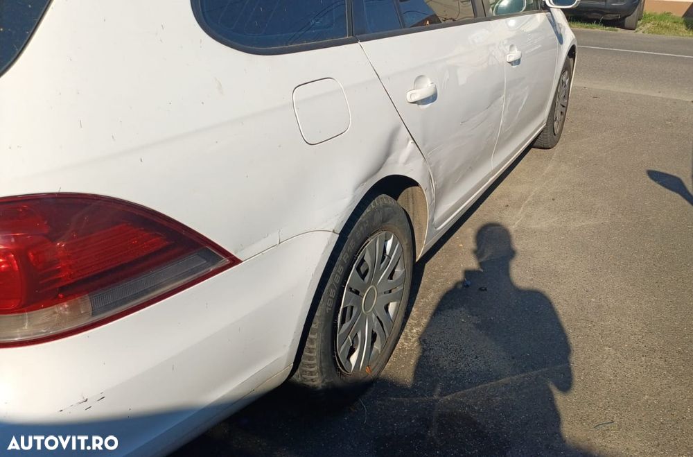 Volkswagen Golf - 2