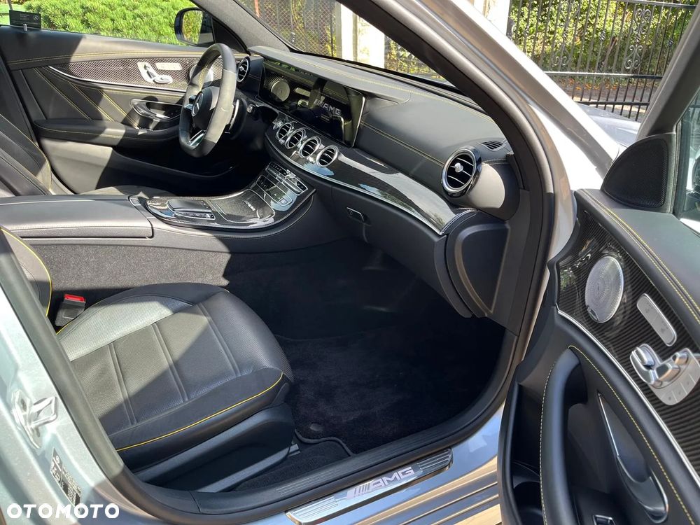 Mercedes-Benz Klasa E AMG 63 S 4-Matic+ - 23
