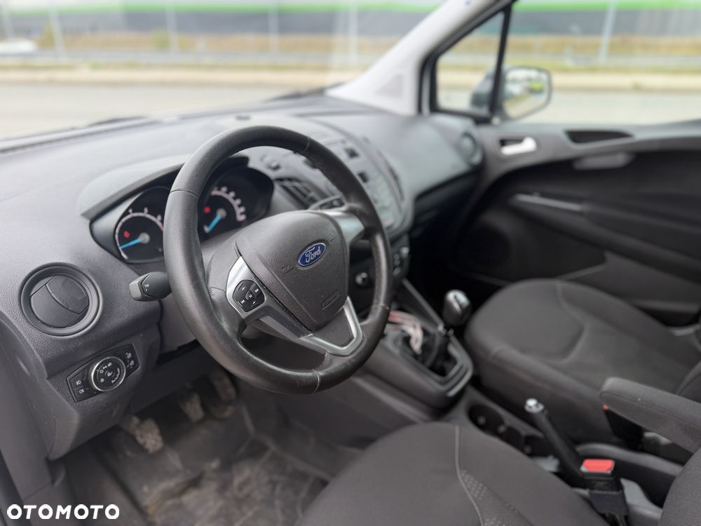 Ford Transit Courier - 8