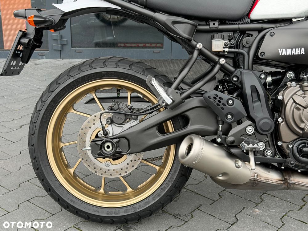 Yamaha XSR - 6