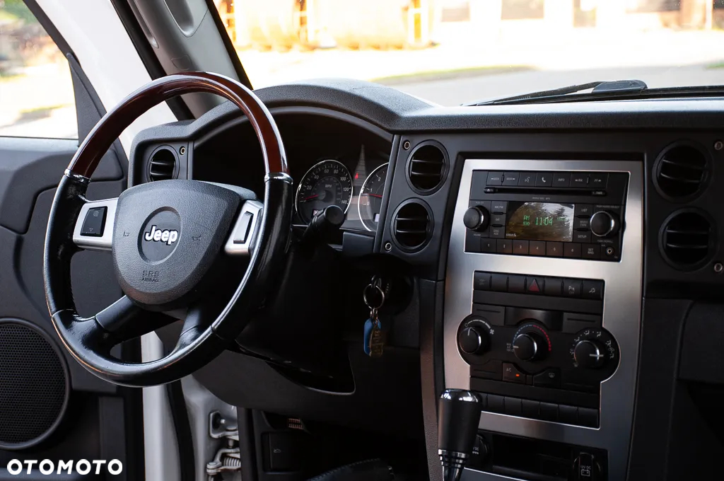Jeep Commander 3.7 V6 - 32