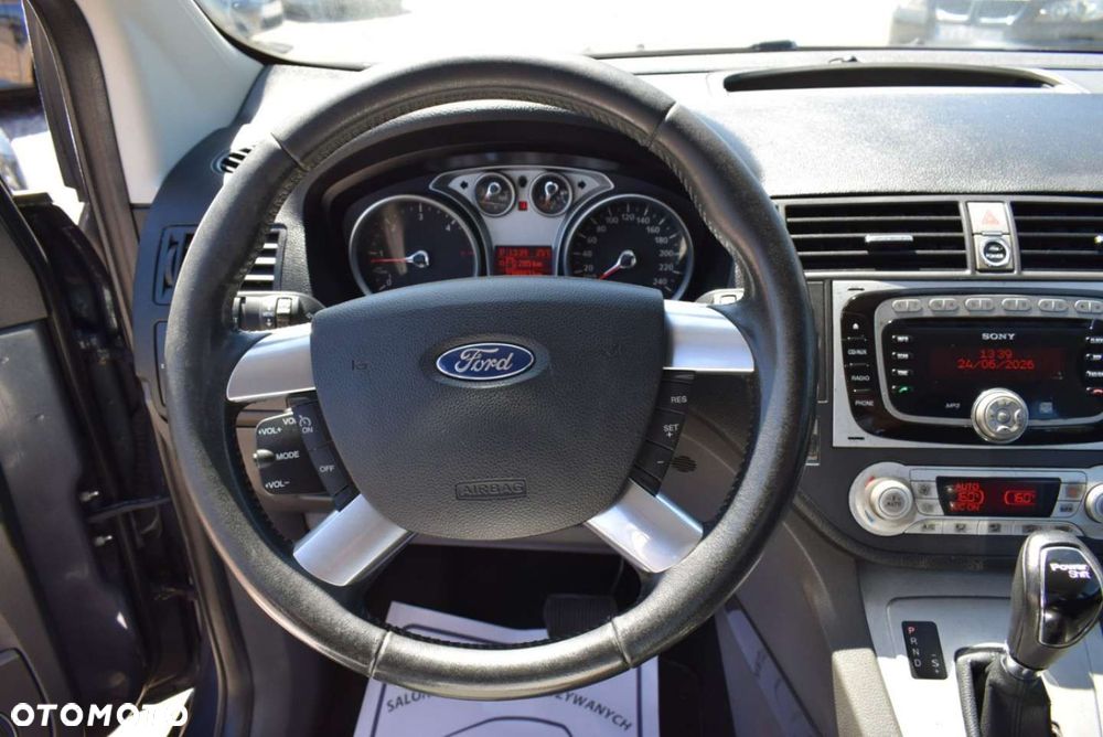 Ford Kuga - 27