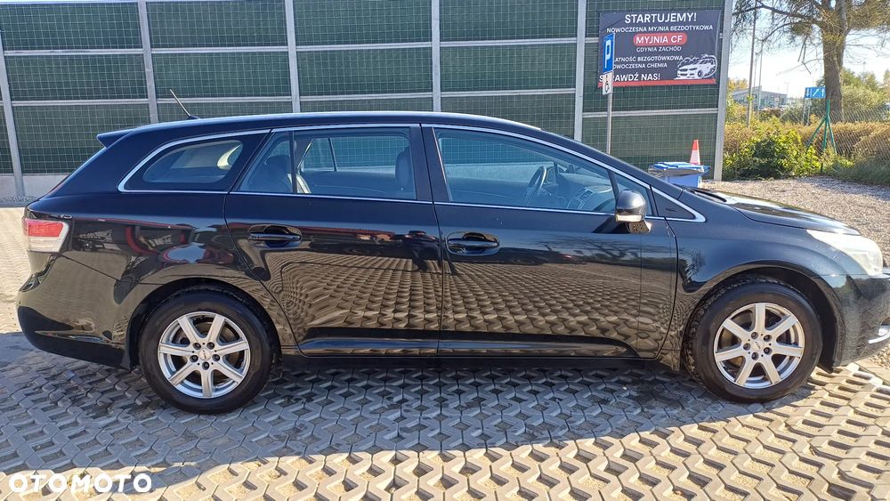 Toyota Avensis 1.8 Sol plus NAVI - 9