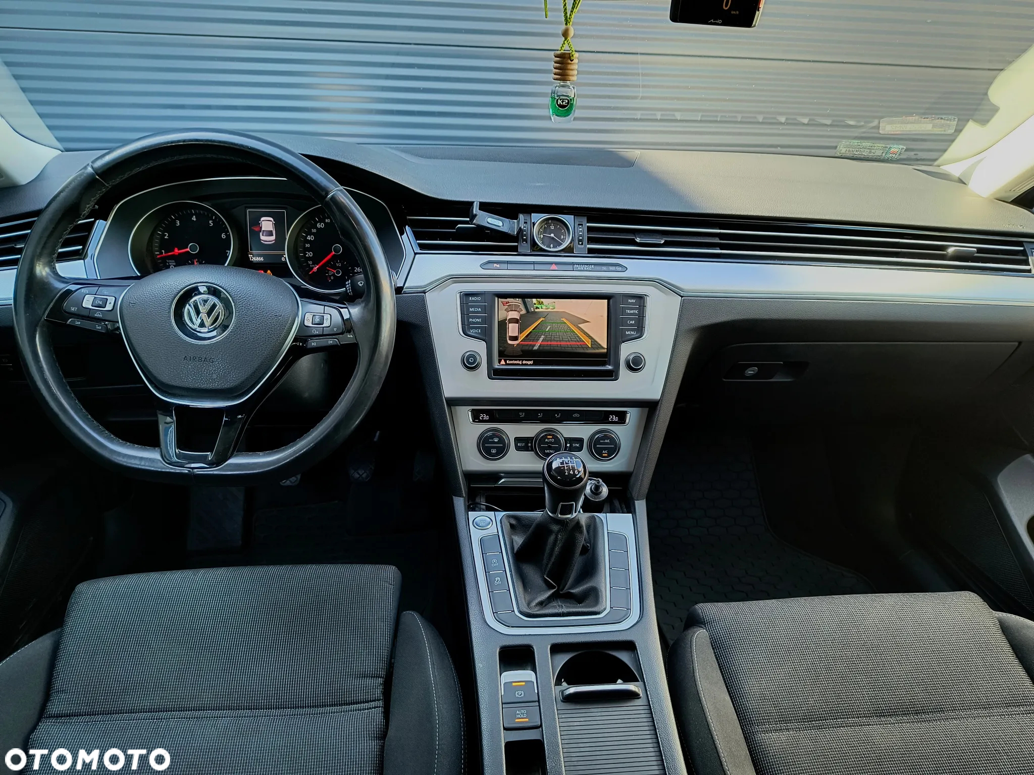 Volkswagen Passat 1.8 TSI BMT Comfortline - 10
