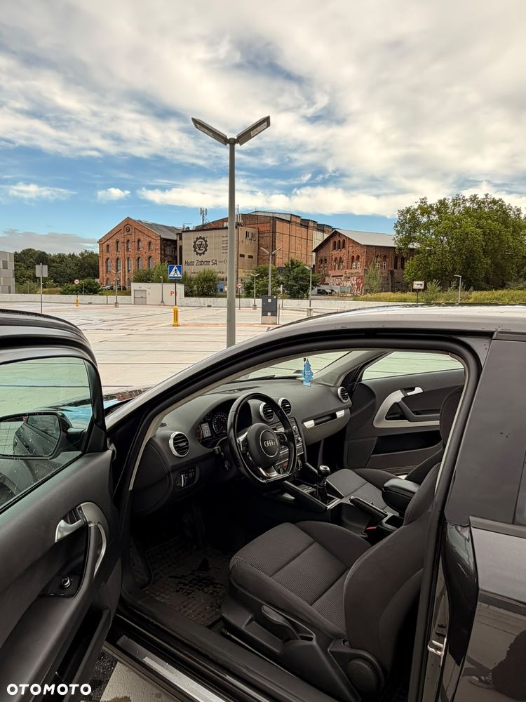 Audi A3 3-drzwiowe 1.6 TDI DPF Ambiente - 23
