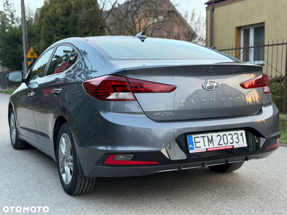 Hyundai Elantra 1.6 Comfort - 6