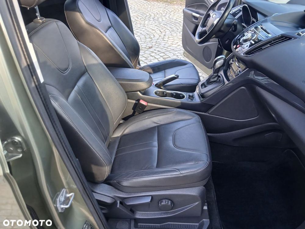 Ford Kuga 2.0 TDCi 4x4 Titanium - 28