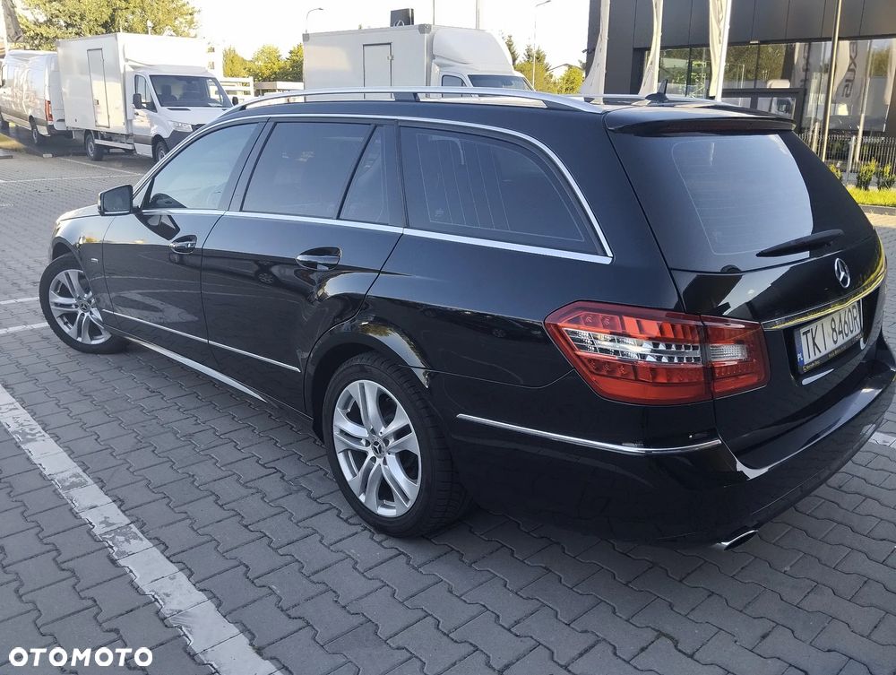 Mercedes-Benz Klasa E 250 CGI BlueEffICIENCY Avantgarde - 12