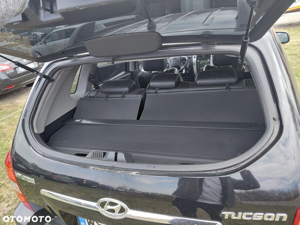 Hyundai Tucson 2.0 CRDi VGT 2WD GLS - 23