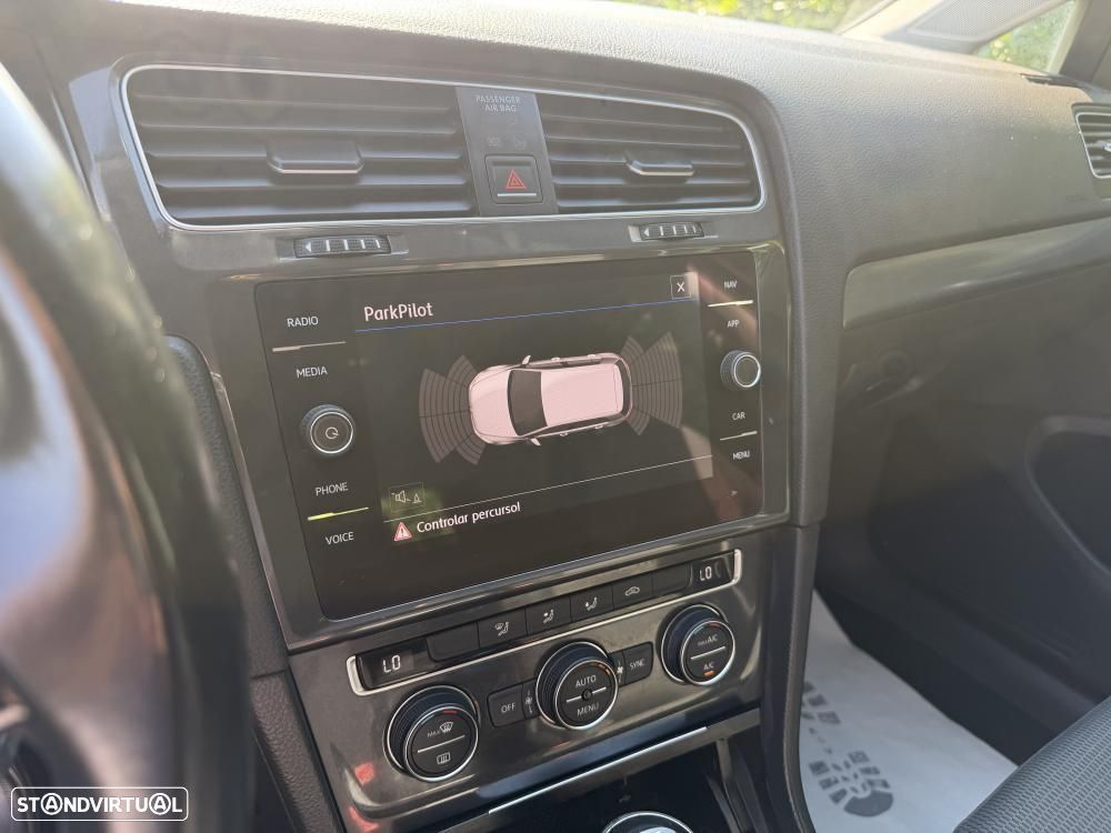 VW Golf 1.6 TDI Confortline - 18