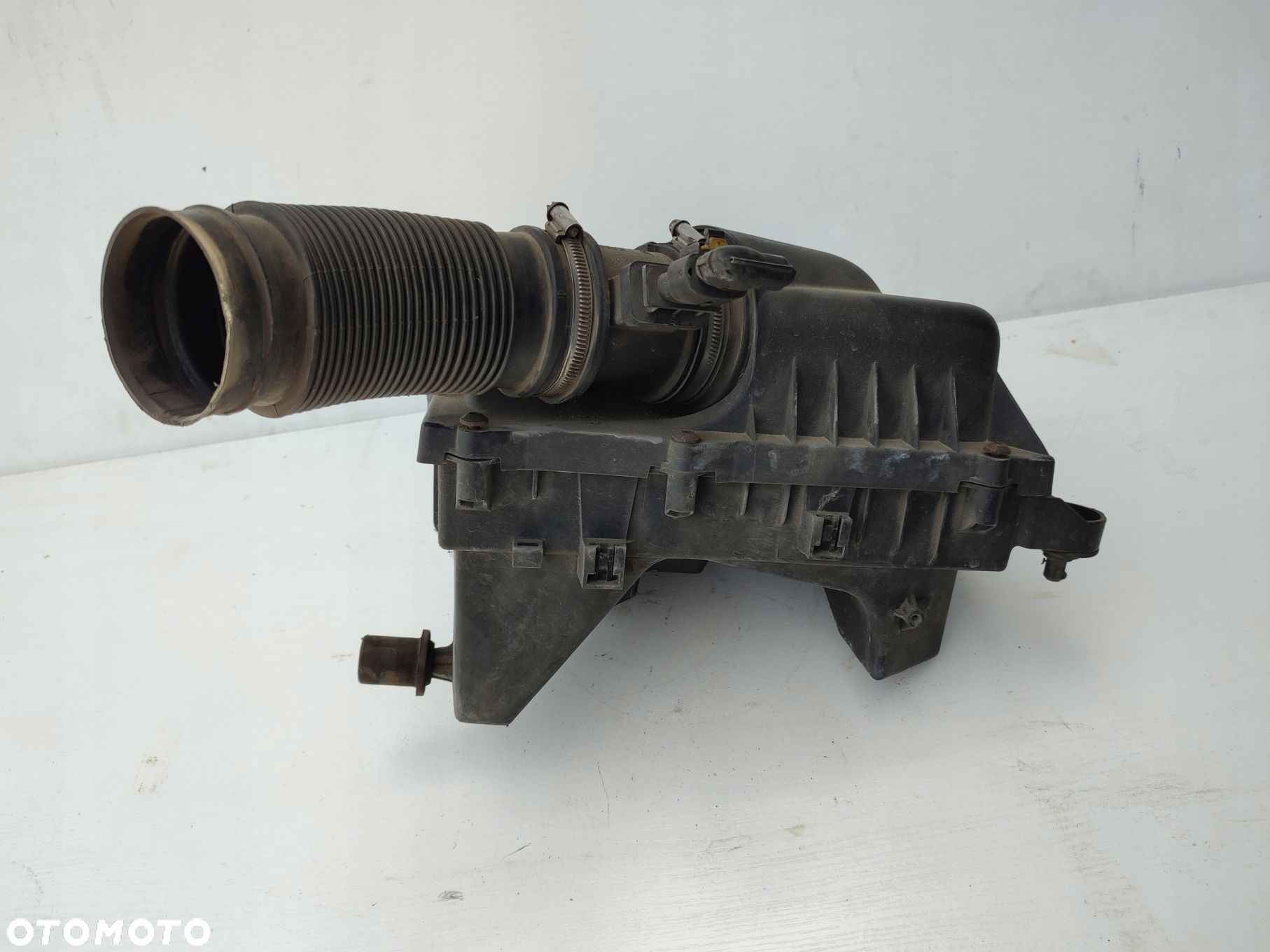 Obudowa filtra powietrza przepływomierz SAAB 9.3 1.9TiD 55559780 - 4
