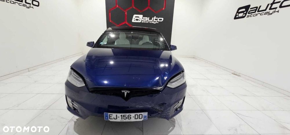 Tesla Model X - 18