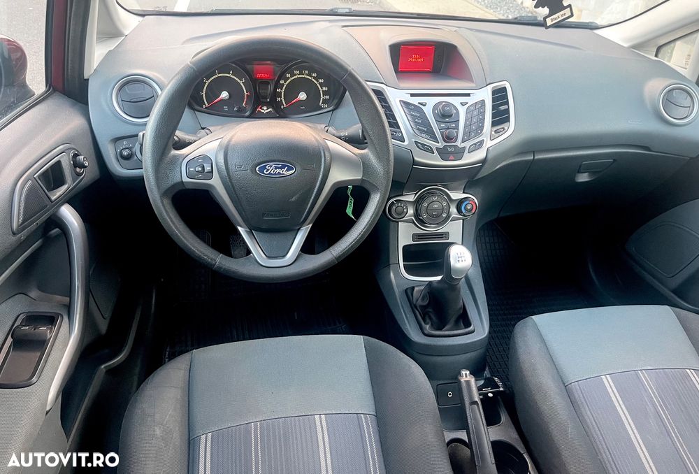Ford Fiesta 1.25 Champions Edition - 8