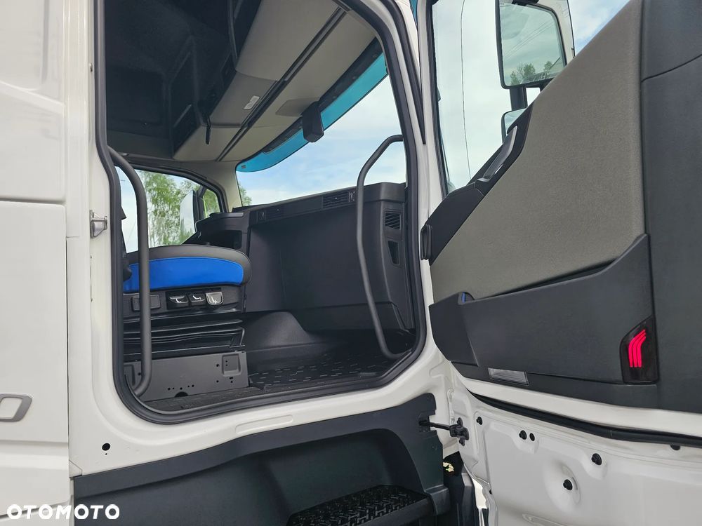 Volvo FH500 FULL OPCJA! CAŁY NA PODUSZKACH - 37