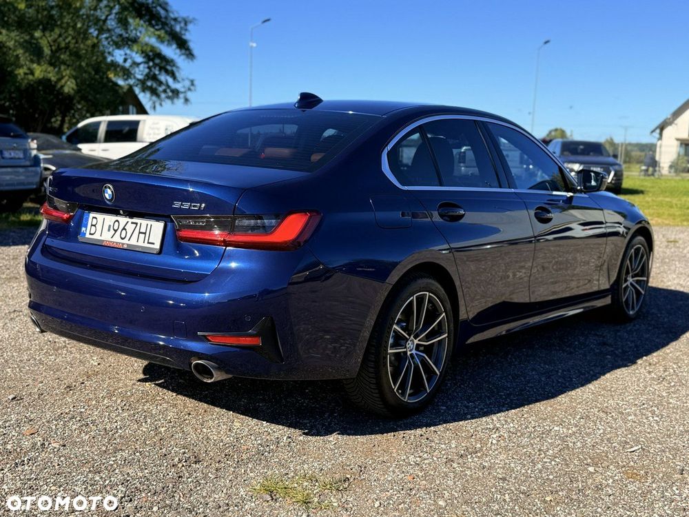 BMW Seria 3 330i xDrive - 17