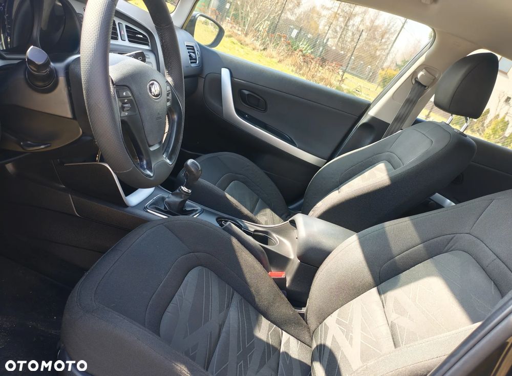 Kia Ceed 1.4 CVVT Attract - 17