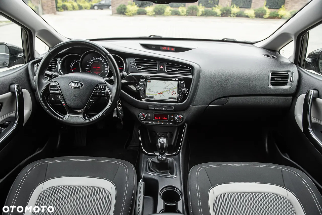Kia Ceed - 29